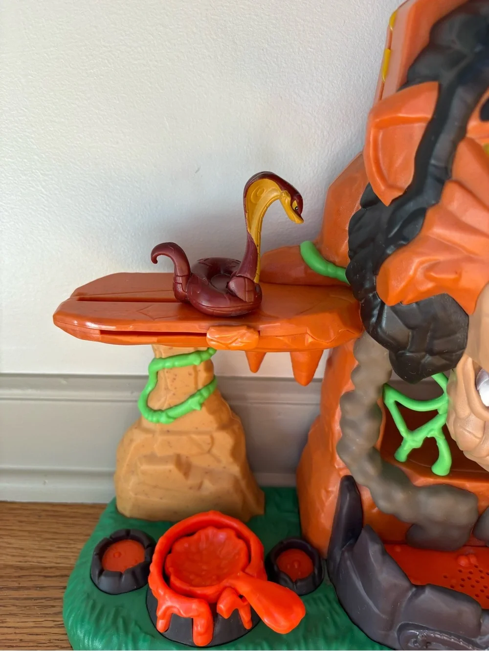 Lion Guard The Rise of Scar Retired Playset - 2017 - No sounds